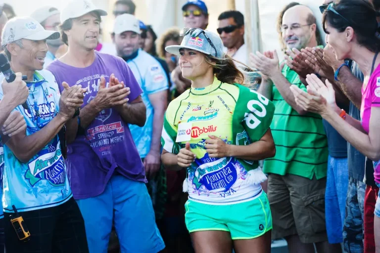 Türkiye’de Windsurf’ün Kraliçesi: Lena Erdil Rüzgarın Peşinde