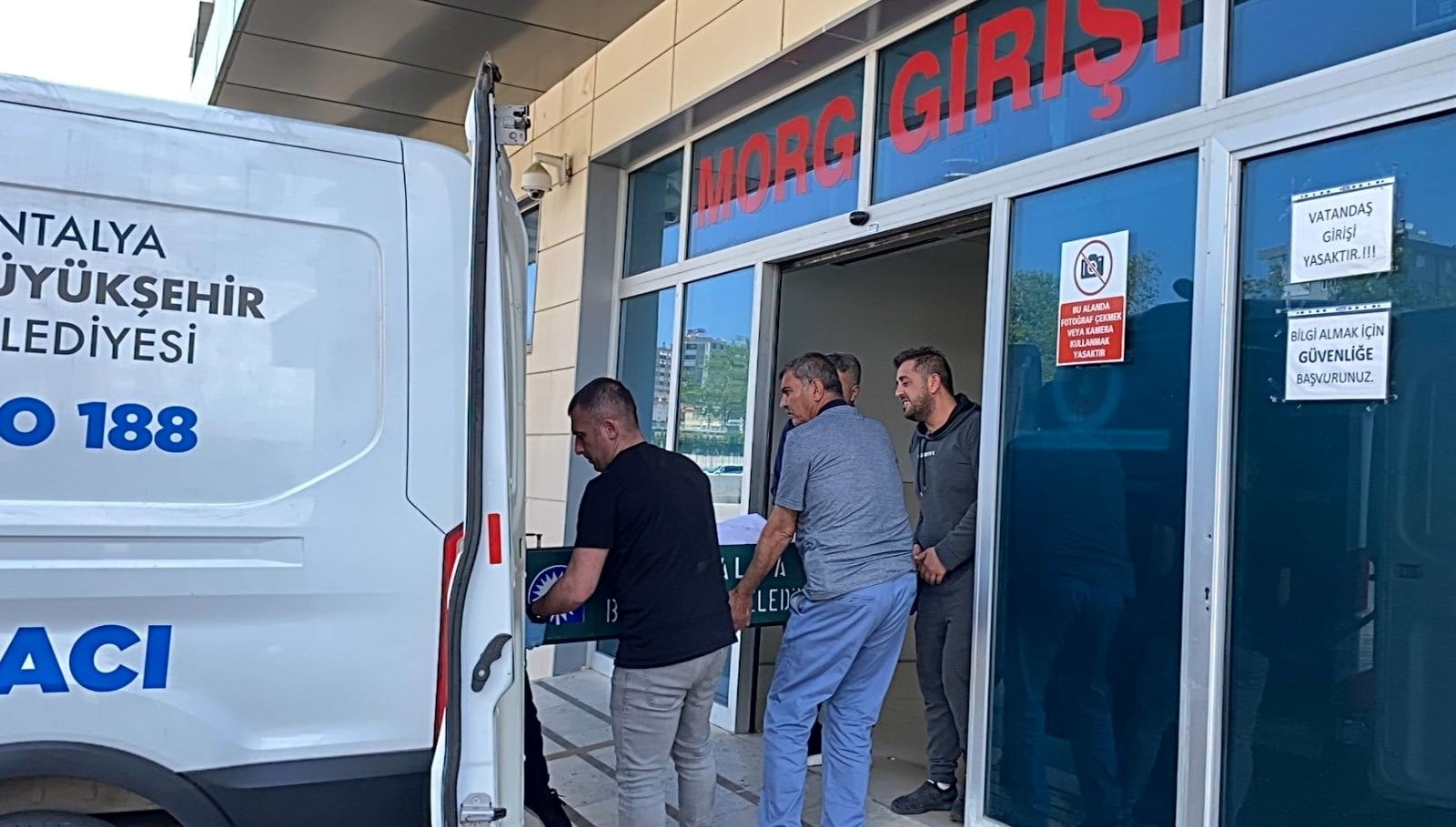 Antalya'da otomobille çarpışan motosikletin sürücüsü hayatını kaybetti