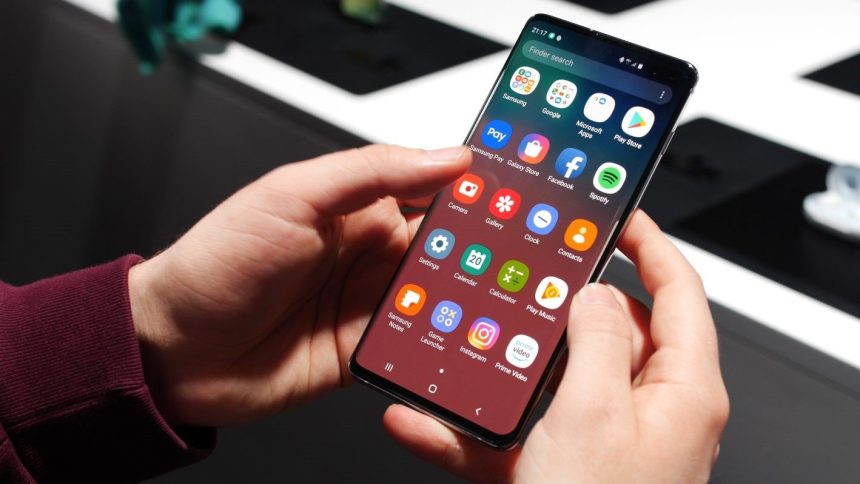 Samsung’dan desteği biten 4 yaşındaki modele güncelleme!