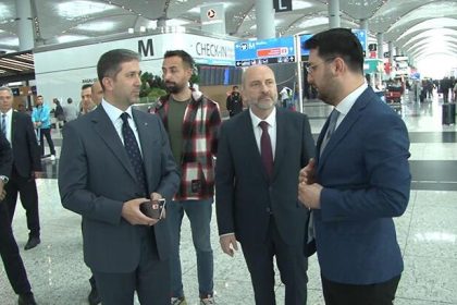 AK Parti'den milletvekili seçilen Üçüncü ve Sırakaya havalimanında oy kullandı