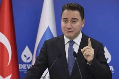 Ali Babacan’dan ‘bant daraltması’ uyarısı: ‘Gerçeklerin öğrenilmesini geciktirir’