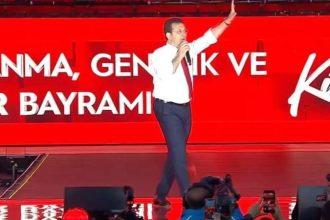 İmamoğlu çağrı yapmıştı: Yurttaşlar Maltepe'de 19 Mayıs'ı kutladı