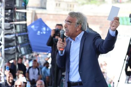 Mithat Sancar: Puslu hava yaratmaya, korku yaymaya çalışıyorlar