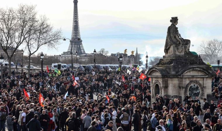 Paris'teki protestolarda 28 kişi gözaltına alındı