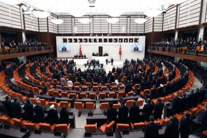 Saadet, DEVA, Gelecek ve Demokrat Parti Meclis'te grup kurmak için temasta