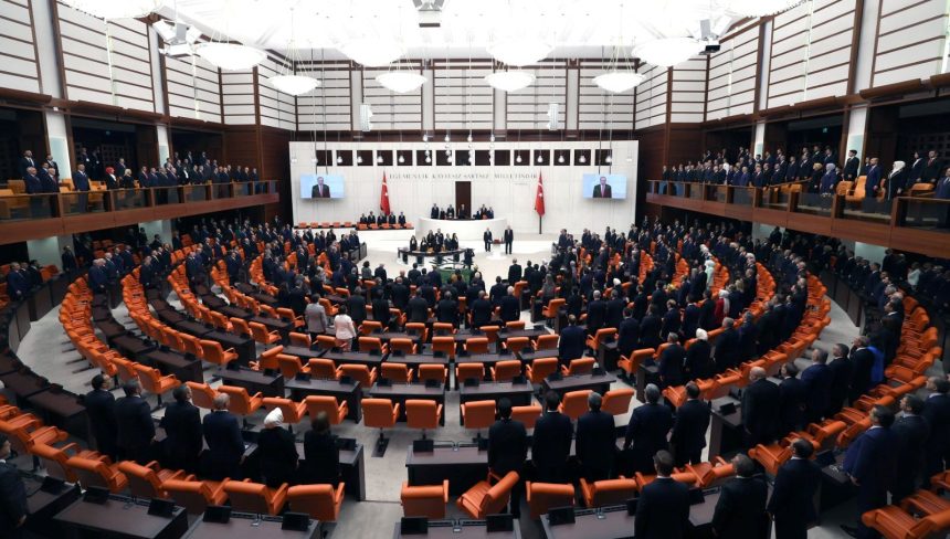 Saadet, DEVA, Gelecek ve Demokrat Parti Meclis'te grup kurmak için temasta