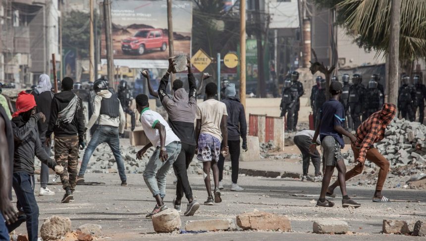 Senegal'deki protestolarda yaklaşık 500 kişi gözaltına alındı