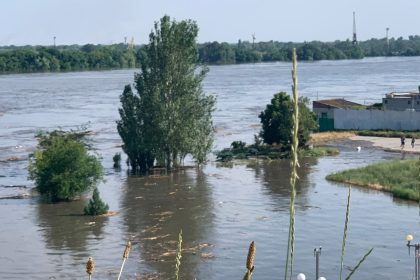 Ukrayna'da Kahovka Barajı'nın yıkılmasıyla Herson'da evler su altında kaldı