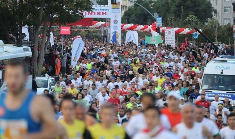 Istanbulda Pazar Gunu Bazi Yollar Trafige Kapatilacak Sddjqilq.jpg