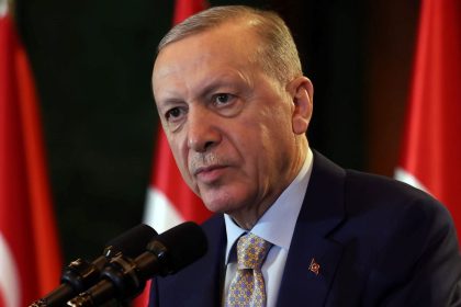 Cumhurbaskani Erdogan Sehit Babasi Ile Telefonda Gorustu Iwazsuae.jpg