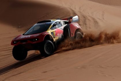 Dakar Rallisinin 4 Etabinda Gulen Taraf Sebastien Loeb Oldu Bkrcwraw.jpg