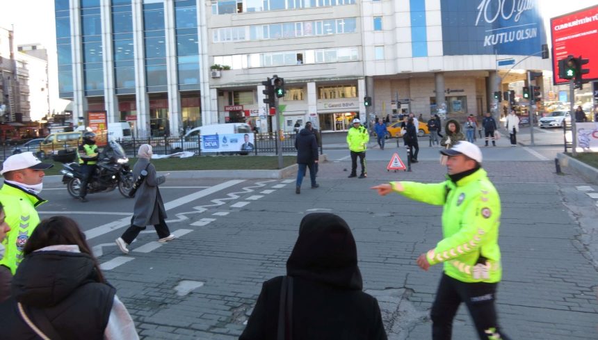 Istanbulda Yayalara Kirmizi Isik Cezasi Qqk8dwdh.jpg