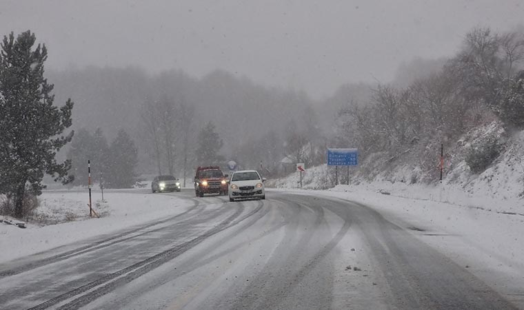 Kocayayla Gecidi Kar Nedeniyle Tir Gecislerine Kapatildi F3lmvrv5.jpg