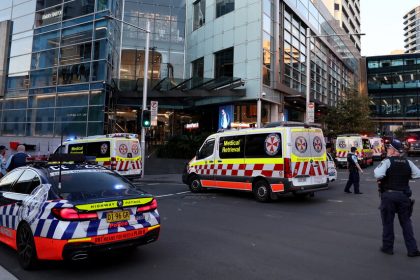 at least 1 person shot and several stabbed at mall in sydney NhadrTHN