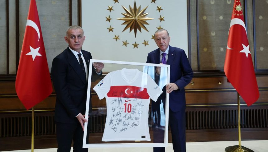 Cumhurbaşkanı Erdoğan TFF heyetini kabul etti