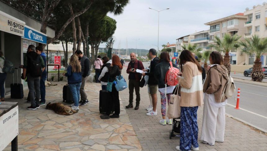 Çeşme'de "Kapıda vize" uygulaması 2 gün duracak