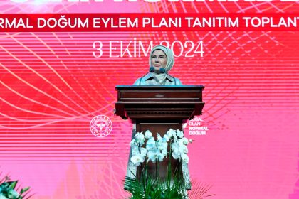 Emine Erdoğan'dan anne adaylarına "normal doğum" çağrısı