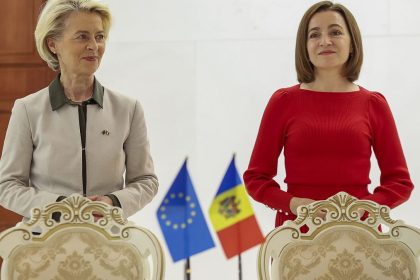 Moldovan officials accuse Kremlin of bribing voters ahead of EU membership referendum