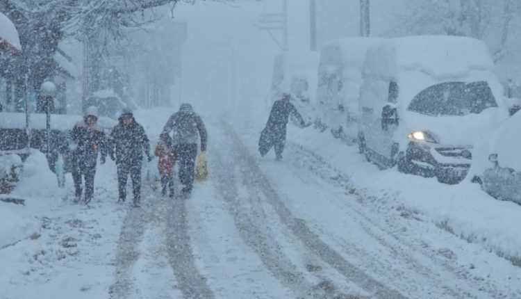 Canak Anteni Temizlemek Isteyen Ogretmen Dusup Hayatini Kaybetti Thhk4zjt.jpg