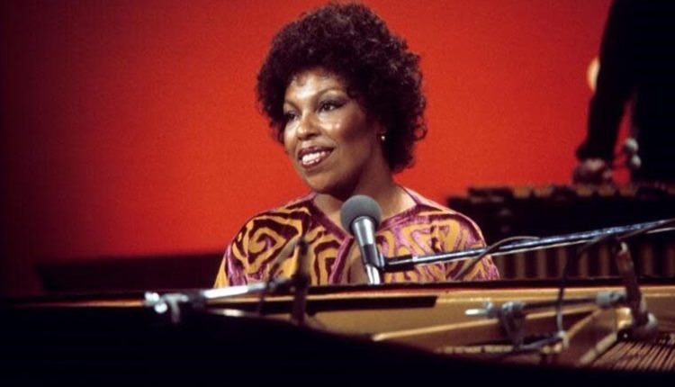 Roberta Flack 88 Yasinda Hayatini Kaybetti Ausrzlny.jpg