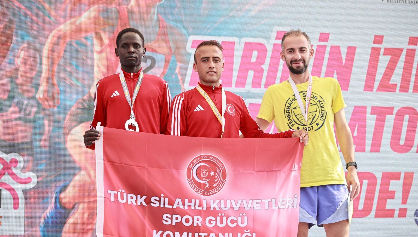 17-uluslararasi-tarsus-yari-maratonuna-turk-sporcular-damga-vurdu-YrBiRm43.jpg