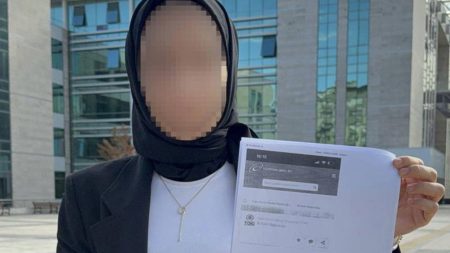 29 yaşındaki kadın sahte TOKİ sitesiyle dolandırıldı! 29-yasindaki-kadin-sahte-toki-sitesiyle-dolandirildi-N7FIDWV4.jpg