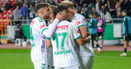 6 gollü maçta kazanan Konyaspor 6-gollu-macta-kazanan-konyaspor-Ji5RqJIq.jpg