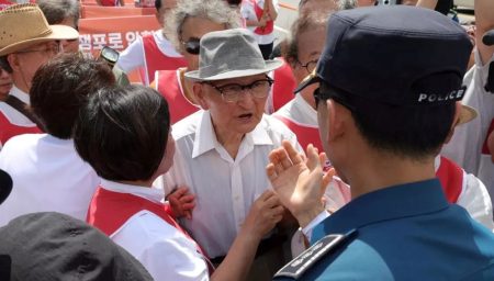 95 yaşındaki eski Kuzey Kore askeri, ülkesine dönmek istiyor 95-yasindaki-eski-kuzey-kore-askeri-ulkesinedonmek-istiyor-FsfPlLDc.jpg