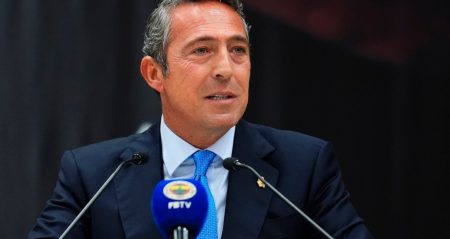 ali-koc-ilk-kez-acikladi-fenerbahcenin-hisselerini-kim-aldi-zcmLR5PH.jpg