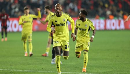 Anderson Talisca: “Tepkiler beni hiç etkilemiyor” anderson-talisca-tepkiler-beni-hic-etkilemiyor-yJUYv9gy.jpg