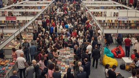 Balıkesir Kitap Fuarı ilk kez kapılarını açıyor: Ünlü yazarlar kitapseverlerle buluşacak balikesir-kitap-fuari-ilk-kez-kapilarini-aciyor-unlu-yazarlar-kitapseverlerle-bulusacak-ckCJ3mR8.jpg