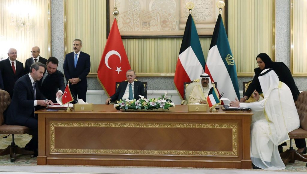 Cumhurbaşkanı Erdoğan, Kuveyt Emiri Sabah ile görüştü: Gündem Gazze ve Suriye cumhurbaskani-erdogan-kuveyt-emiri-sabah-ile-gorustu-gundem-gazze-ve-suriye-ZtUhqGv6.jpg