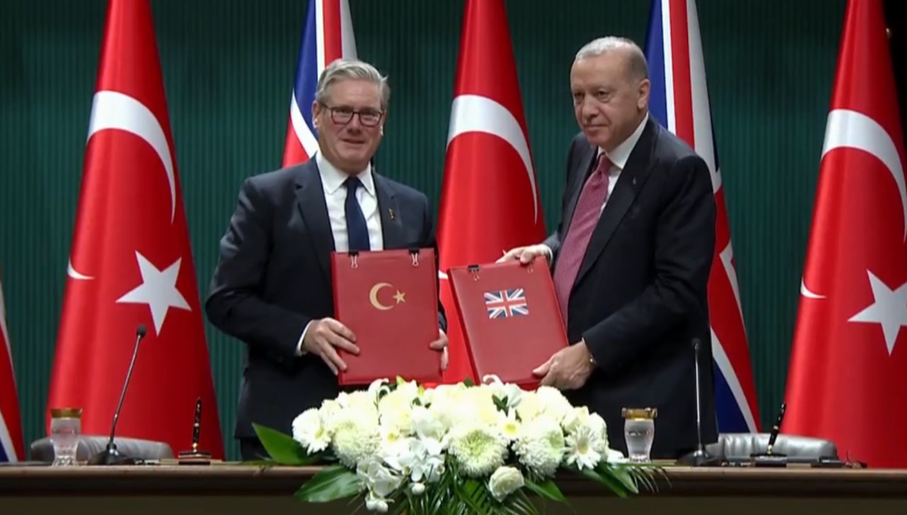 erdogan-ve-starmer-imzalari-attiturkiye-44-eurofighter-alacak-XWjlHUmH.jpg