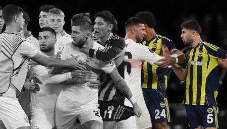 Fenerbahçe-Stuttgart maçı bitti, saha karıştı fenerbahce-stuttgart-maci-bitti-saha-karisti-GjajGj2R.jpg