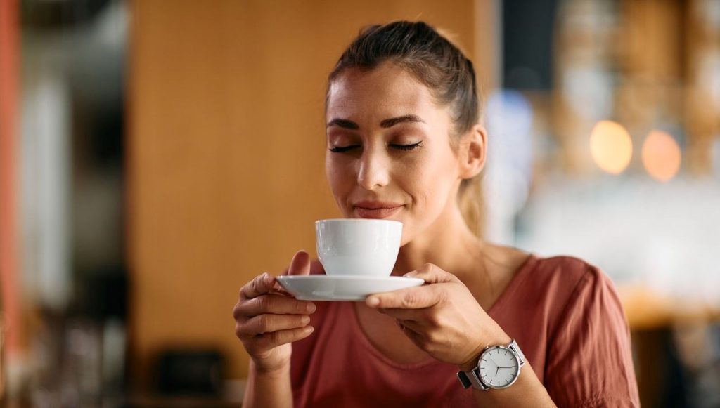 Günde 4 fincan tüketildiğinde kolesterolü düşürüyor: İltihap ve stresi azaltmada da etkili gunde-4-fincan-tuketildiginde-kolesterolu-dusuruyor-iltihap-ve-stresi-azaltmada-da-etkili-giLZfGLH.jpg