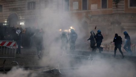 İtalya-İsrail maçı öncesi sokaklar karıştı: Güvenlik önlemleri artırıldı italya-israil-maci-oncesi-sokaklar-karisti-guvenlik-onlemleri-artirildi-7YaaHEyI.jpg