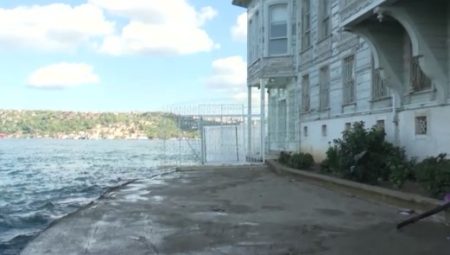 Kandilli’de yalı sahipleri yolu kapattı kandillide-yali-sahipleri-yolu-kapatti-O9ZrT5th.jpg