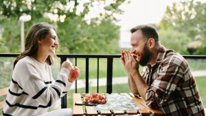 Modern ilişki dünyasına yeni bir terim: Mikro flört nedir?