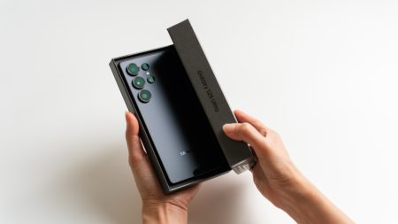 Samsung’un işlemci kararı sızdı: Hangi Galaxy S26 modeli, hangi işlemciyle gelecek? samsungun-islemci-karari-sizdi-hangi-galaxy-s26-modeli-hangi-islemciyle-gelecek-Y9I6Clh3.jpg