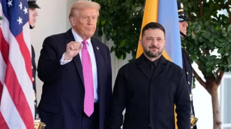 Trump ve Zelenski Beyaz Saray’da bir araya geldi trump-ve-zelenski-beyaz-sarayda-bir-araya-geldi-twNygry3.jpg