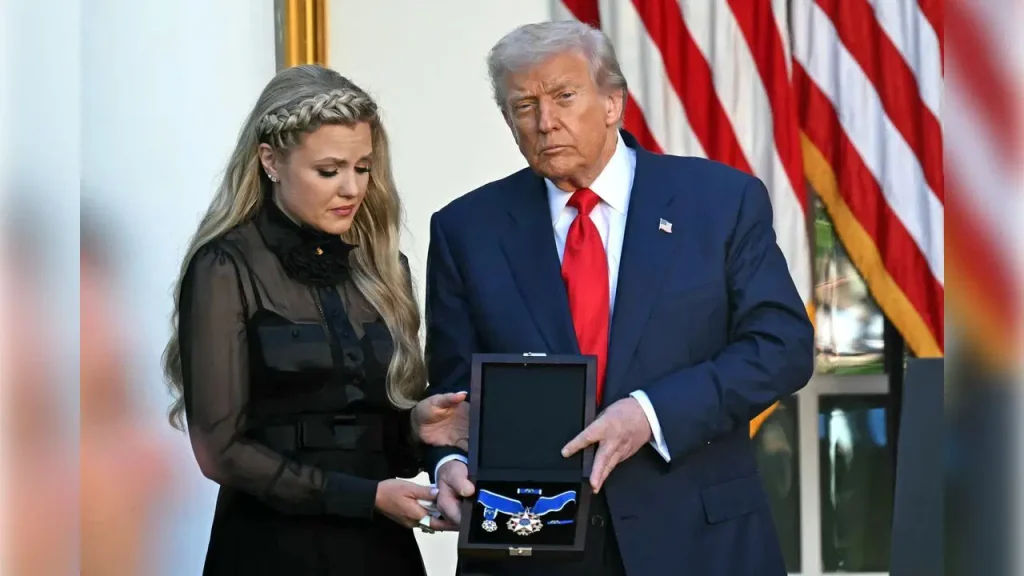 Trump’tan suikast kurbanı destekçisine ‘özgürlük madalyası’ trumptan-suikast-kurbani-destekcisine-ozgurluk-madalyasi-bm6fm1Ob.jpg