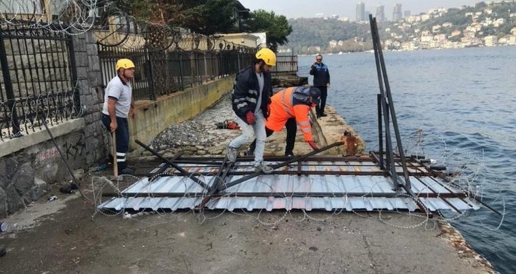 Yalı sahibi yolu kapatmıştı! İBB devreye girdi, yolu açtı yali-sahibi-yolu-kapatmisti-ibb-devreye-girdi-yolu-acti-x5OWKjnp.jpg