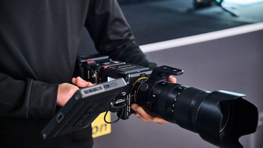 6K video ve RED kodeği ile yeni Nikon ZR tanıtıldı