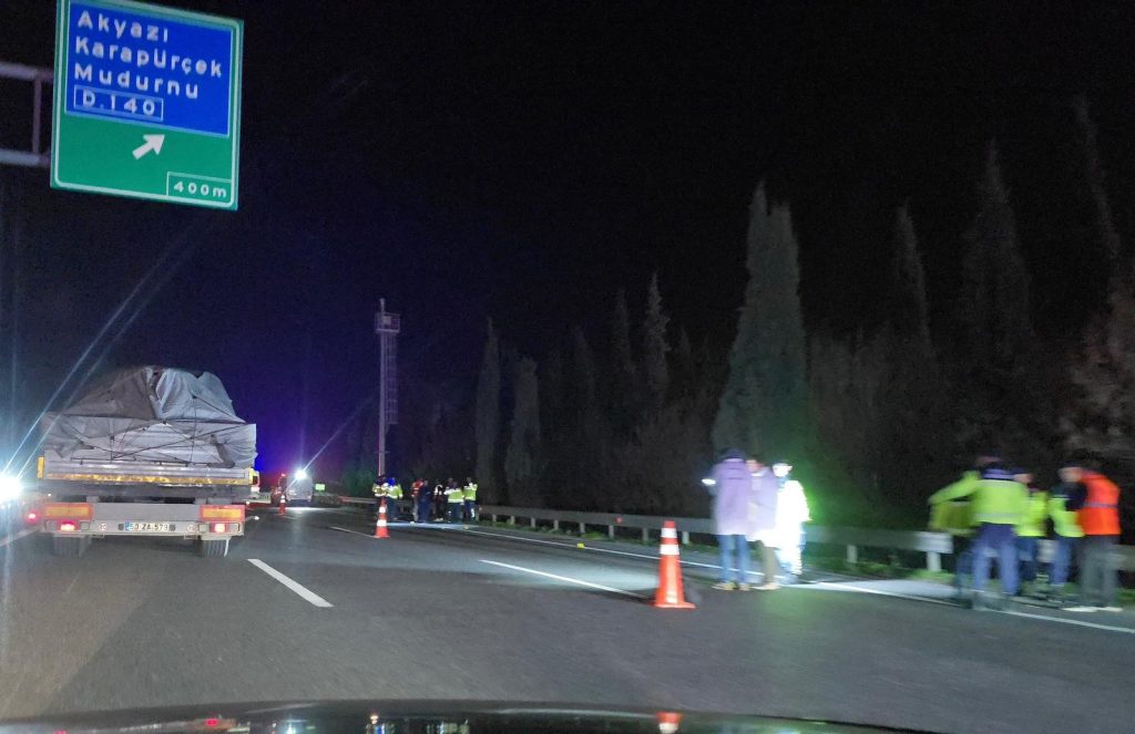 Anadolu Otoyolu’nda otomobilin çarptığı yaya öldü