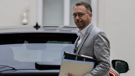 Belçikalı bakanın uçağında panik: Acil iniş yaptı belcikali-bakanin-ucaginda-panik-acil-inis-yapti-RXWBDaW8.jpg