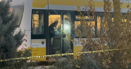 Belediye otobüsünde dehşet! Eşinin gözü önünde bıçakladı