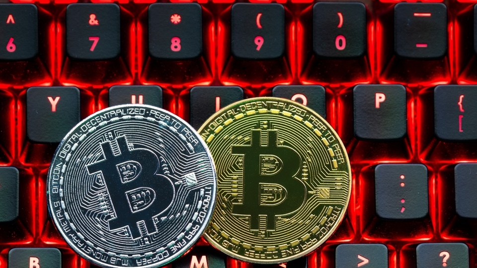 Bitcoin altı ayın en düşük seviyesinde
