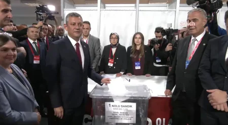 CHP 39. Olağan Kurultayı’nda ikinci gün… Chp 39 olagan kurultayinda ikinci gun W6hW1JPN.jpg