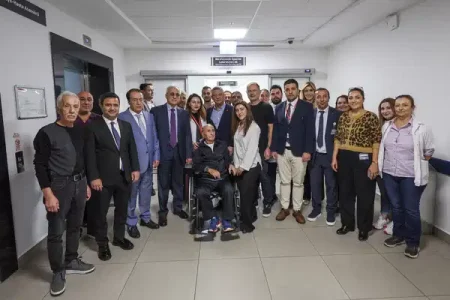 Özgür Özel’den, Hikmet Çetin’e ziyaret e8bce4e2-b7c4-4b8a-a649-827212fed264