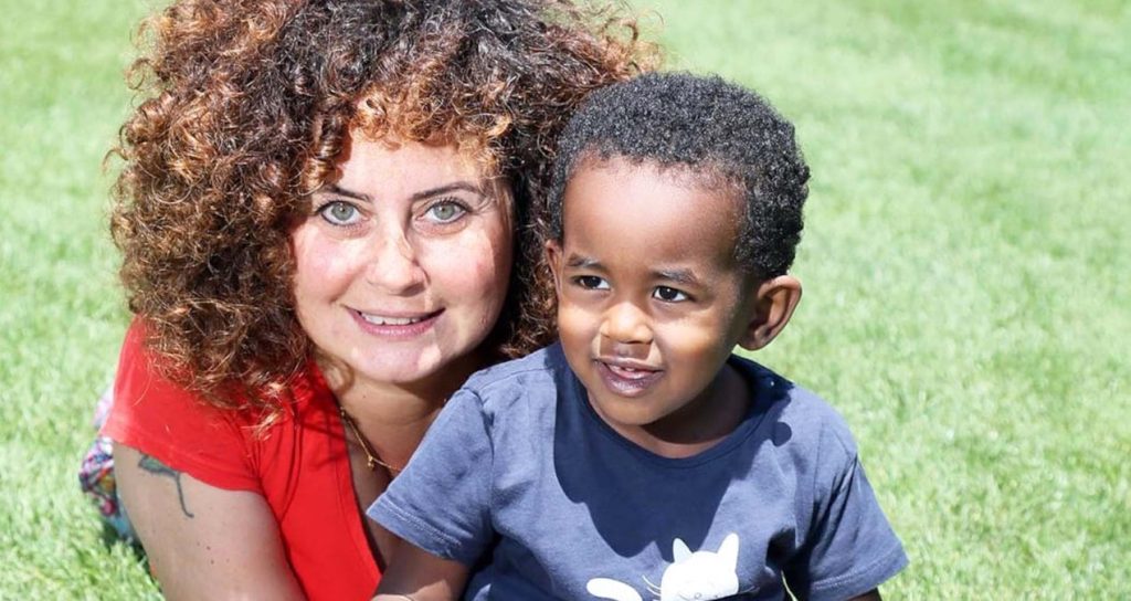 Etiyopyadan evlat edinmisti esra akkaya oglunun son halini paylasti XDxPIdxI.jpg